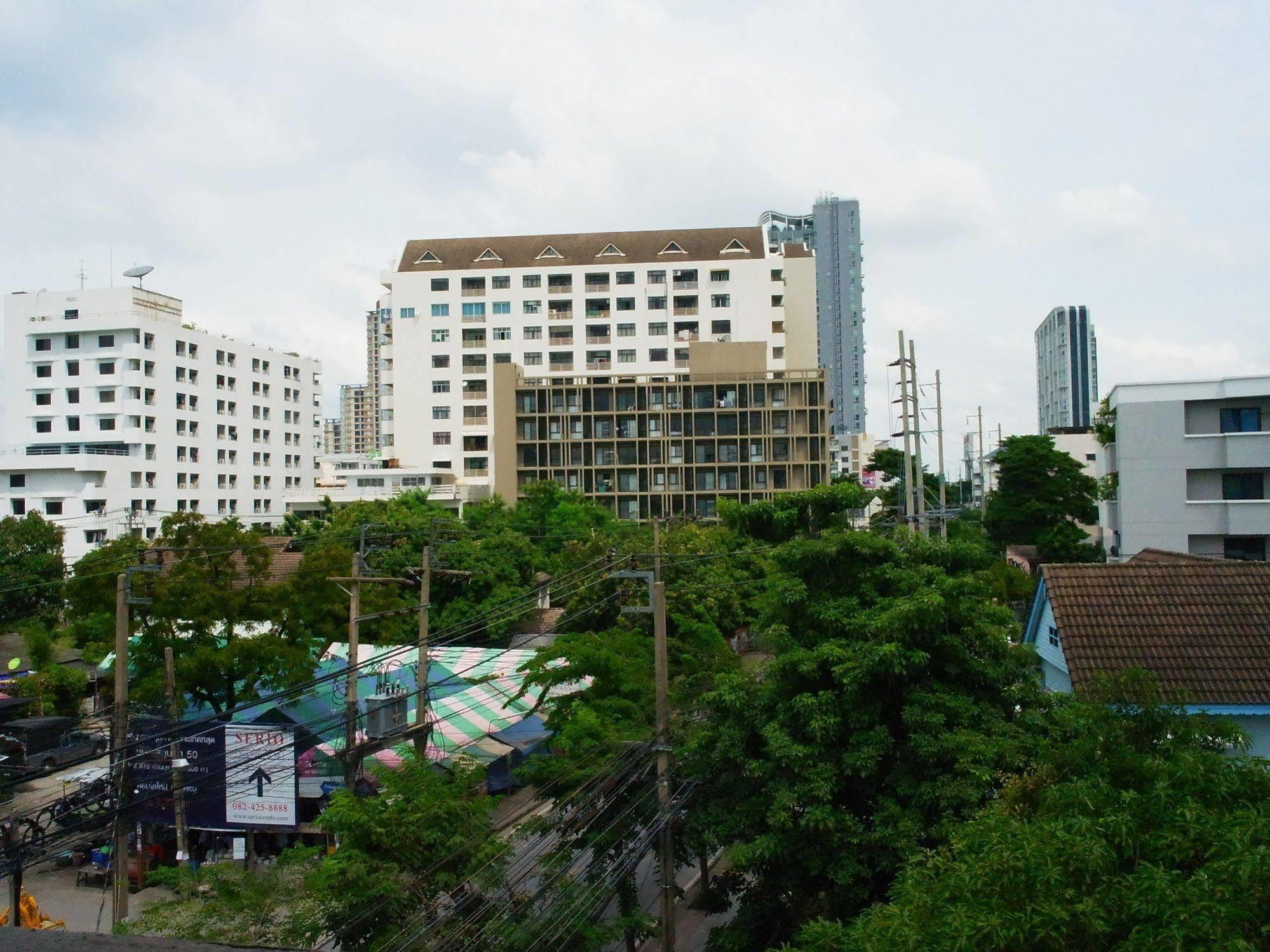 Vx The Fifty Ostello Bangkok